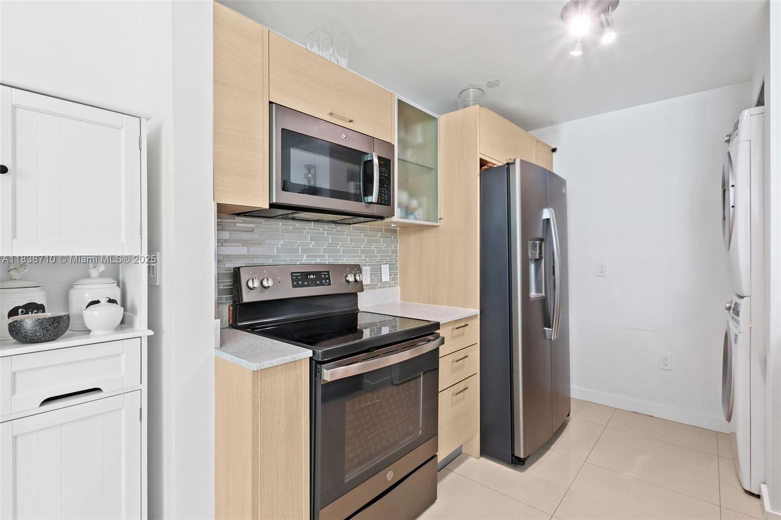 350 NE 24th St 902