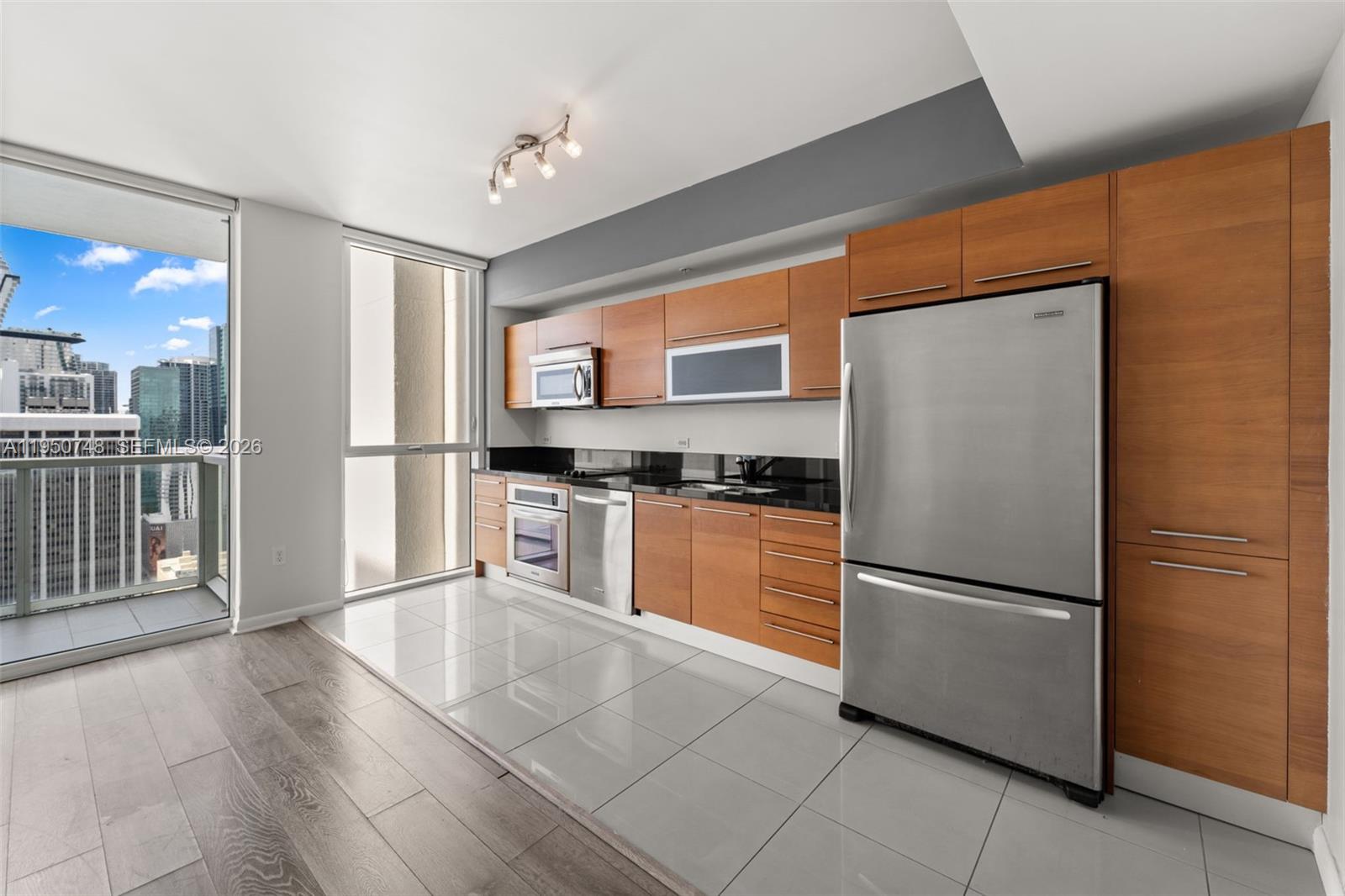 244 Biscayne Blvd 3507