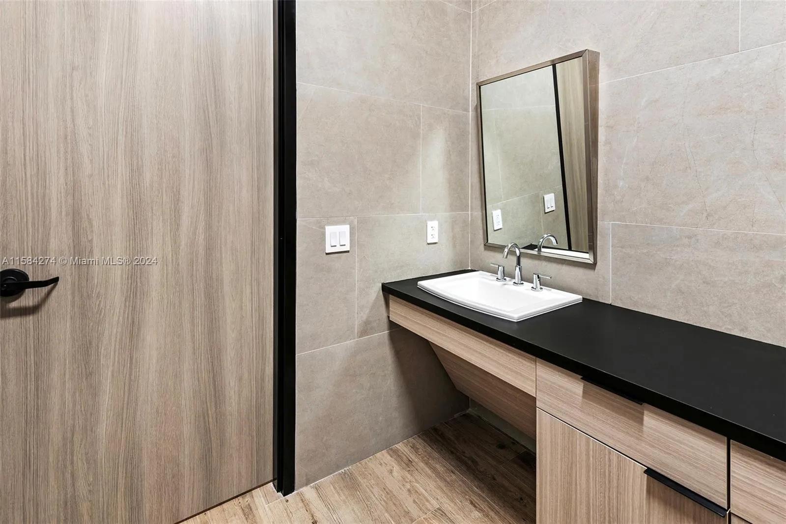 Hollywood, Florida 33021, United States, ,Residential,Active,58099