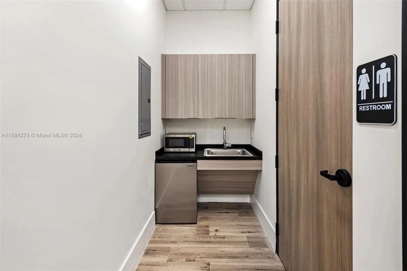 Hollywood, Florida 33021, United States, ,Residential,Active,58099