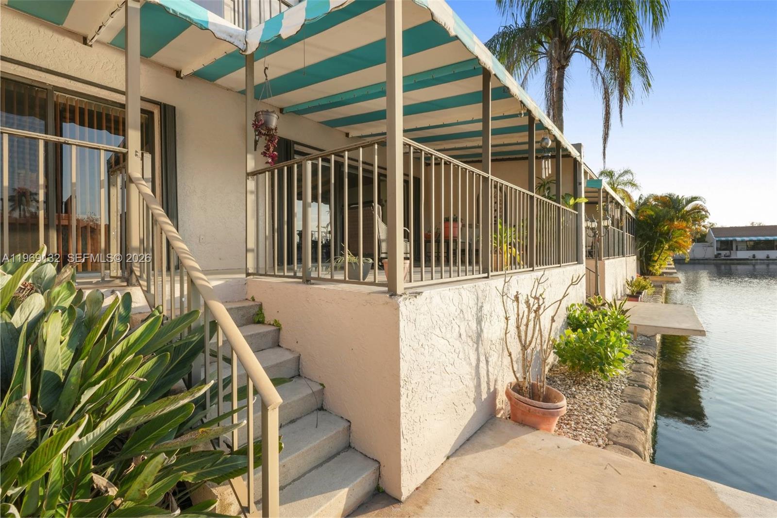 MIAMI LAKES LAKE CYNTHIA - Residential