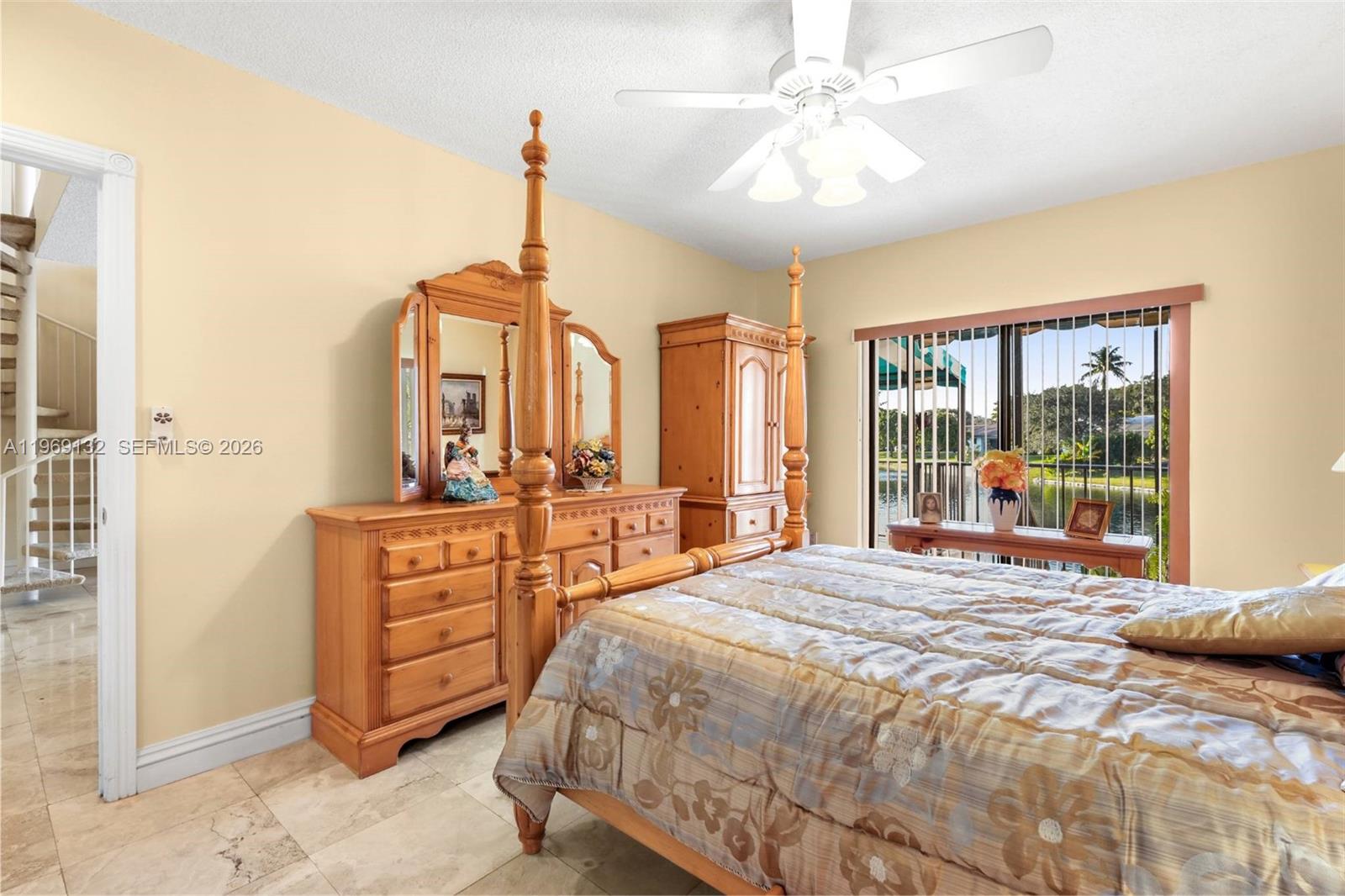 MIAMI LAKES LAKE CYNTHIA - Residential