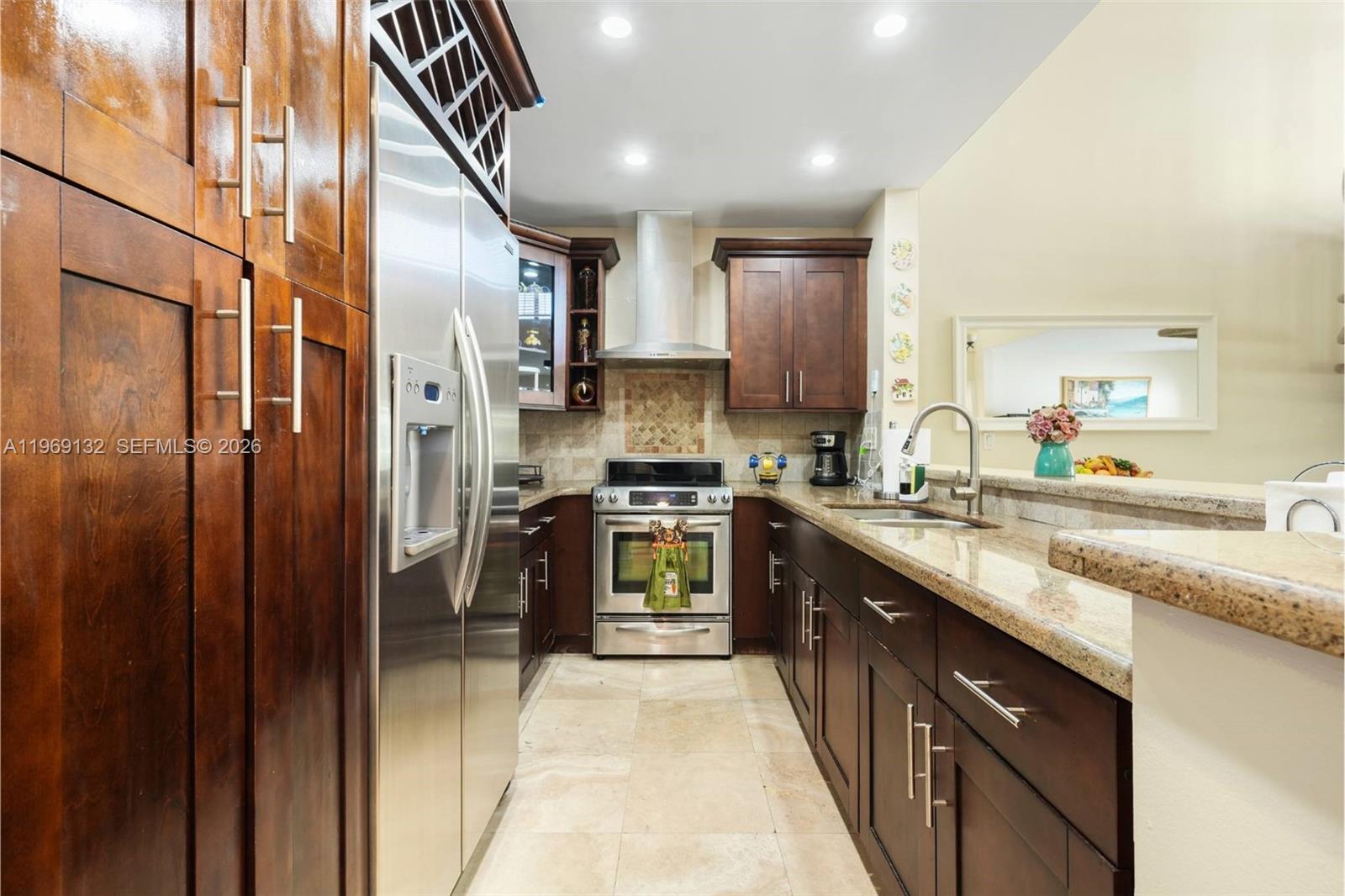 MIAMI LAKES LAKE CYNTHIA - Residential