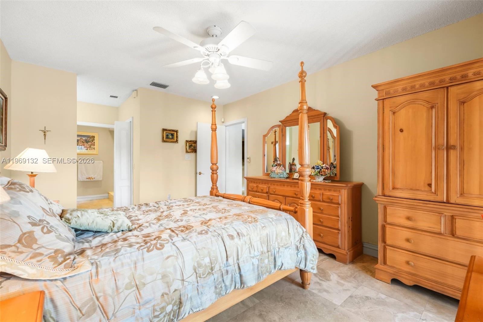 MIAMI LAKES LAKE CYNTHIA - Residential