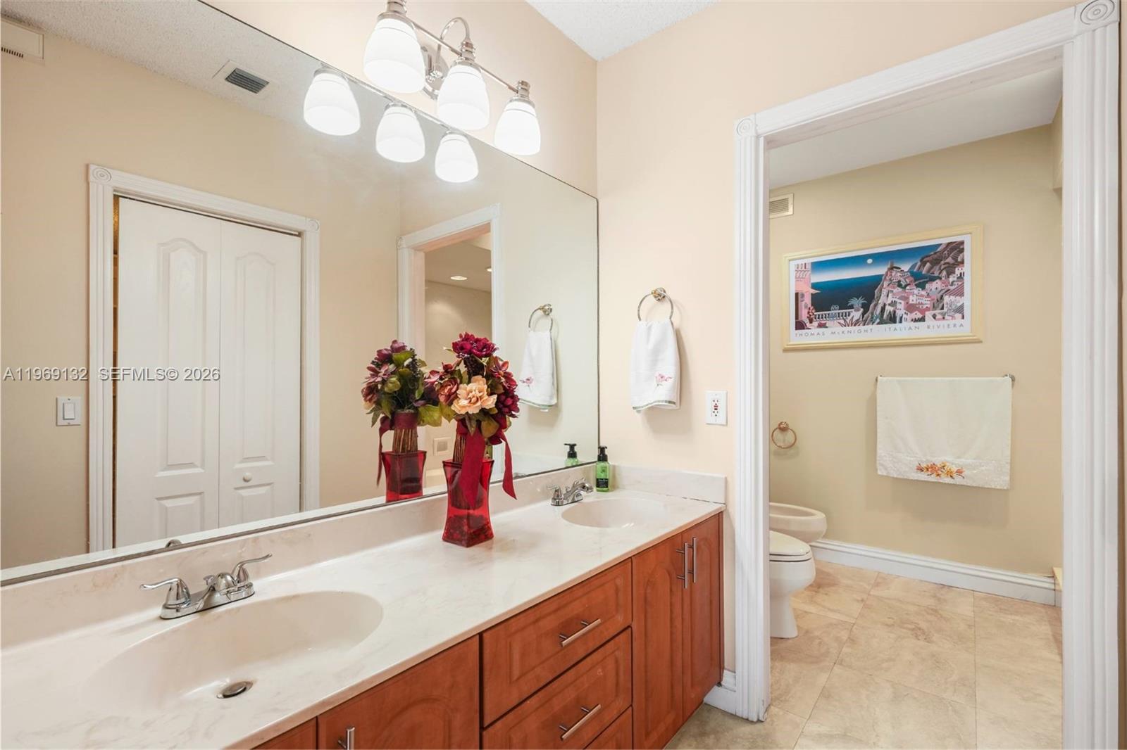 MIAMI LAKES LAKE CYNTHIA - Residential