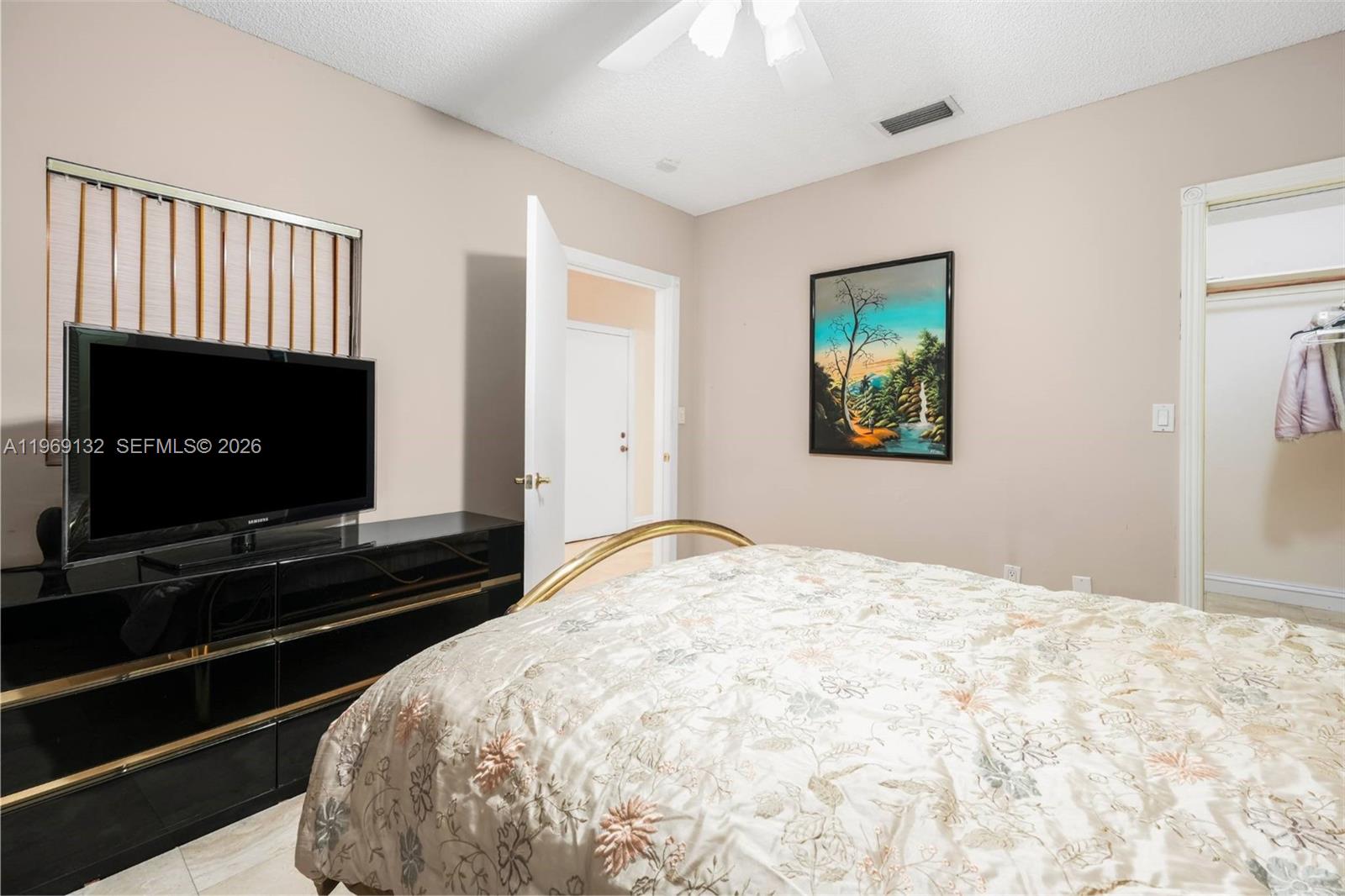 MIAMI LAKES LAKE CYNTHIA - Residential