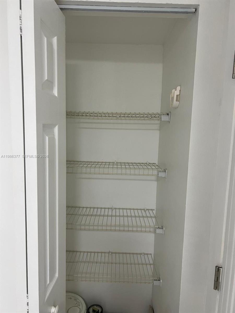 TOWERS NORTH CONDO - Residential Lease