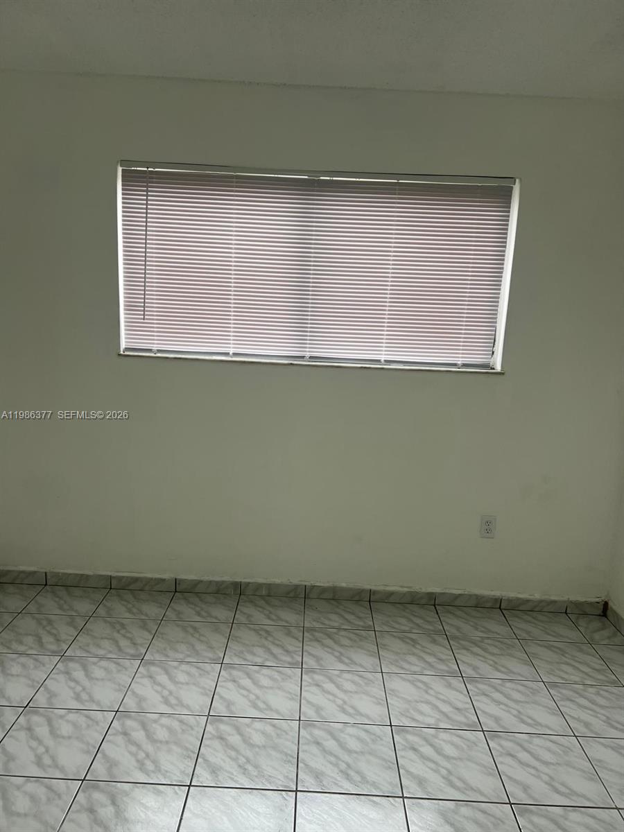 TOWERS NORTH CONDO - Residential Lease