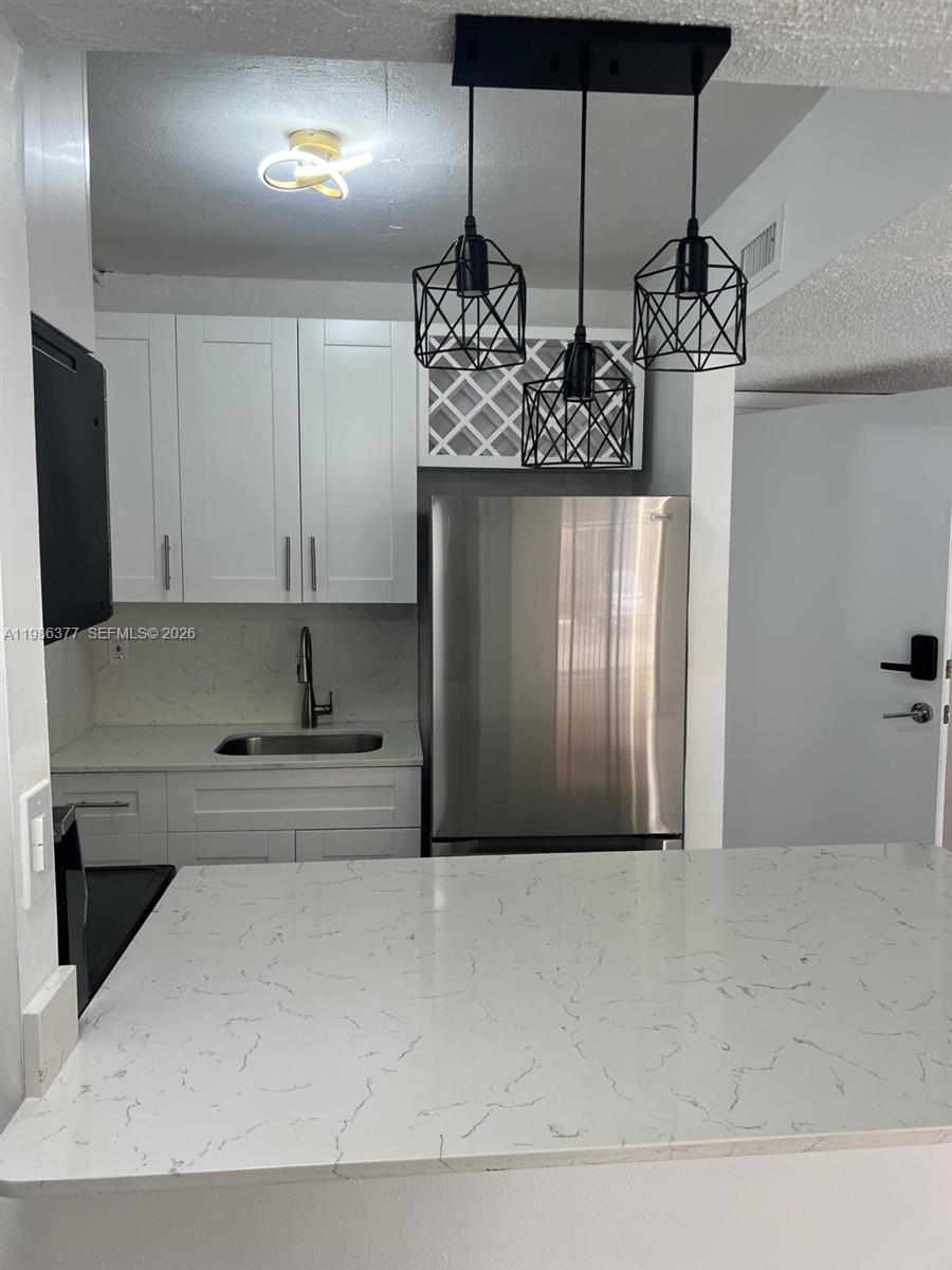 TOWERS NORTH CONDO - Residential Lease