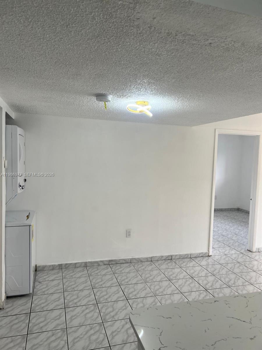 TOWERS NORTH CONDO - Residential Lease