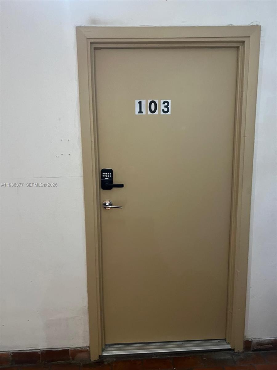 TOWERS NORTH CONDO - Residential Lease