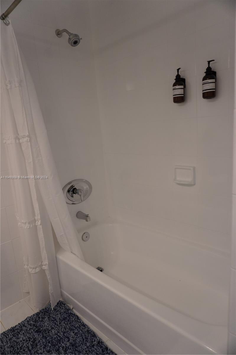 VENETIAN SHORES NO 2 - Residential Lease