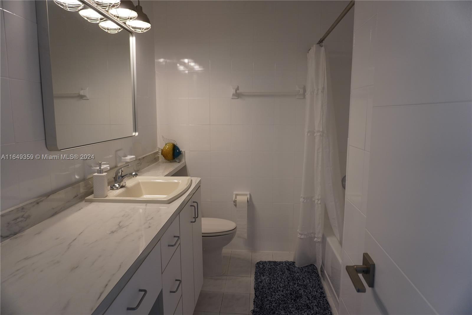 VENETIAN SHORES NO 2 - Residential Lease