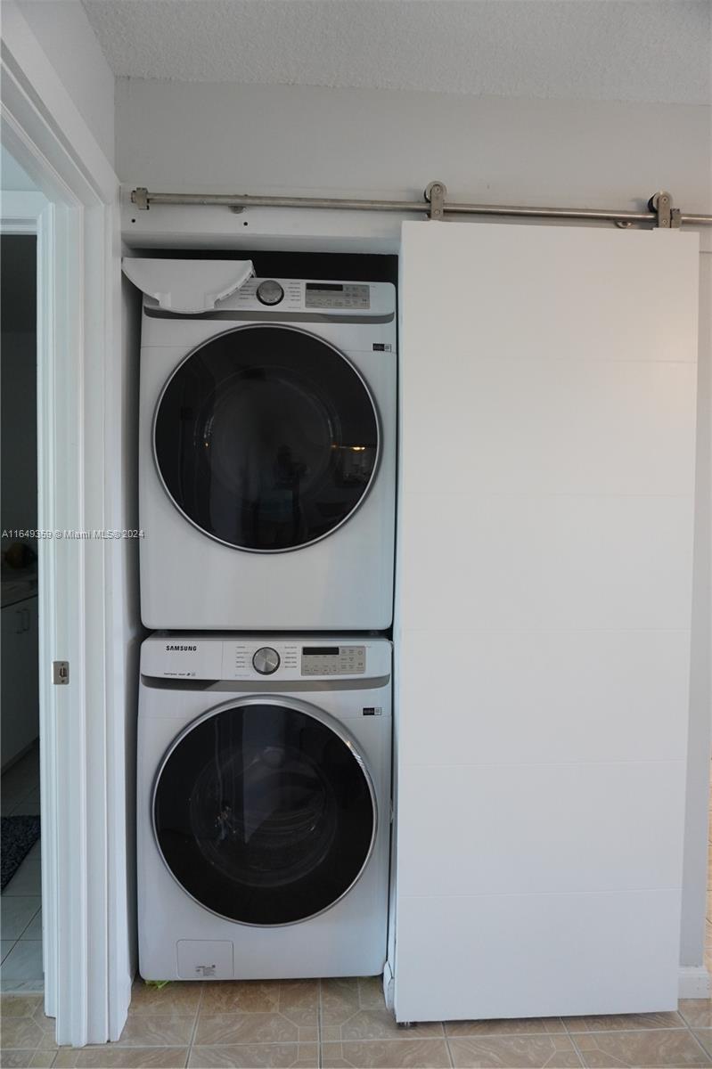 VENETIAN SHORES NO 2 - Residential Lease