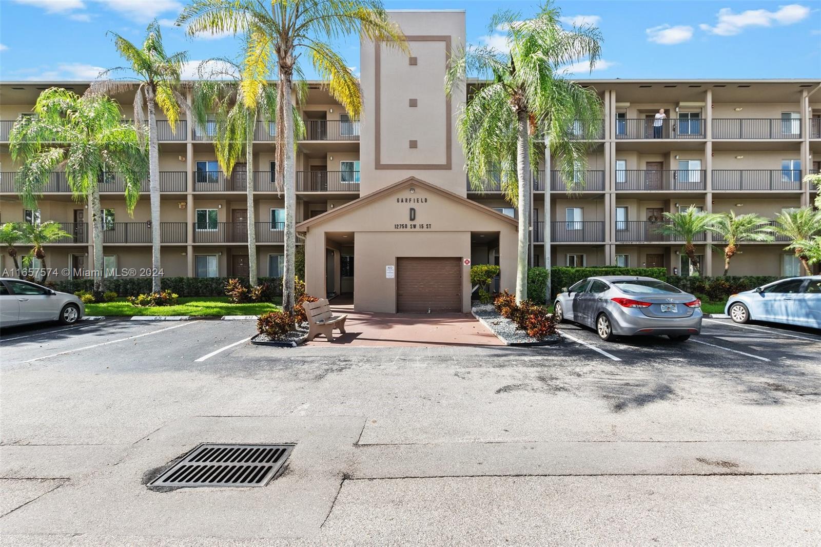 12750 Sw 15th St 204D, Pembroke Pines, Miami-Dade County, Florida - 2 Bedrooms  
2 Bathrooms - 