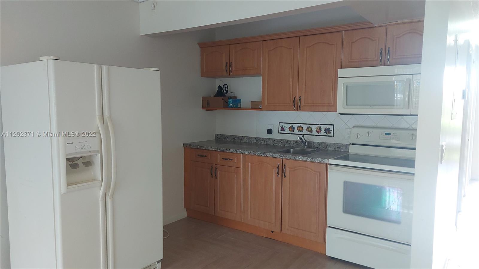 CAMBRIDGE AT CENTURY VILL - Residential Lease