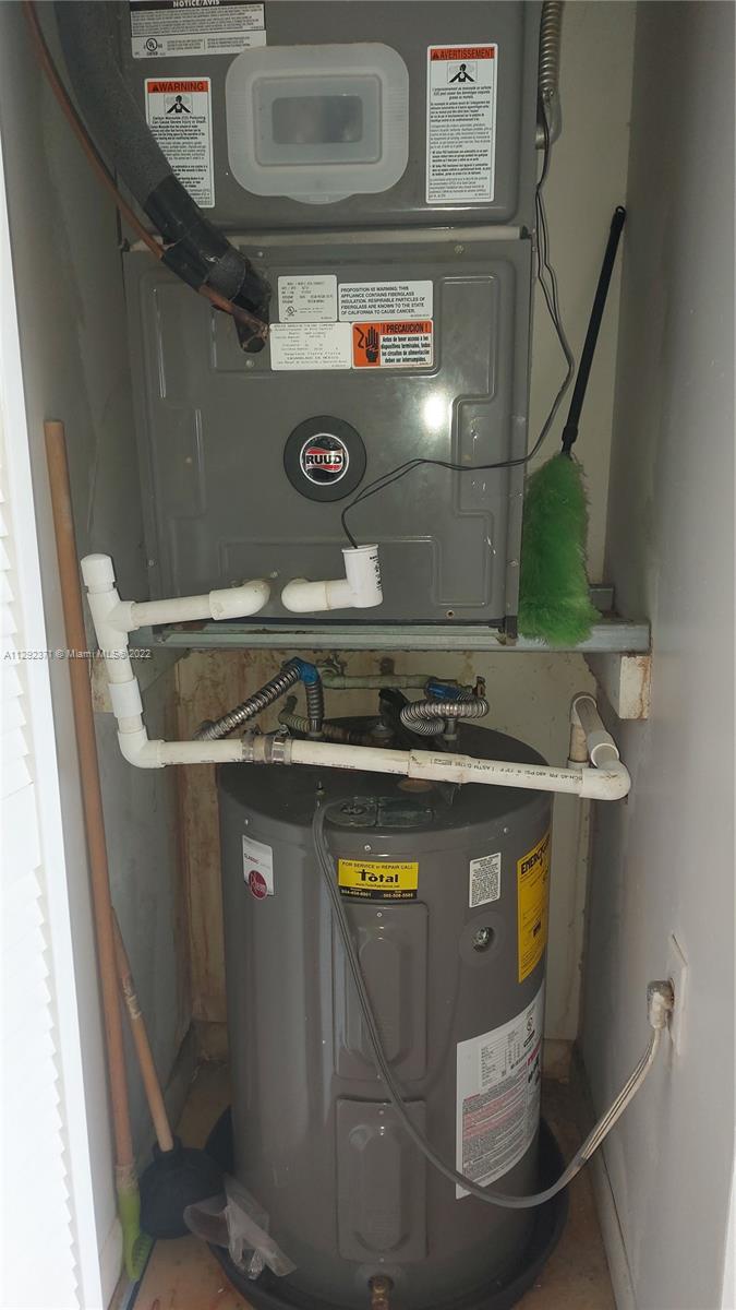 CAMBRIDGE AT CENTURY VILL - Residential Lease