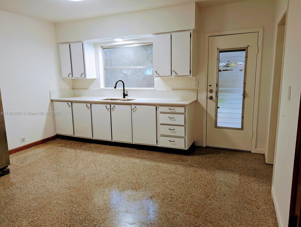 Photo of 1005 Coral St, Fort Pierce, FL 34982 (MLS # A11524202)