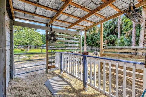 A home in Loxahatchee