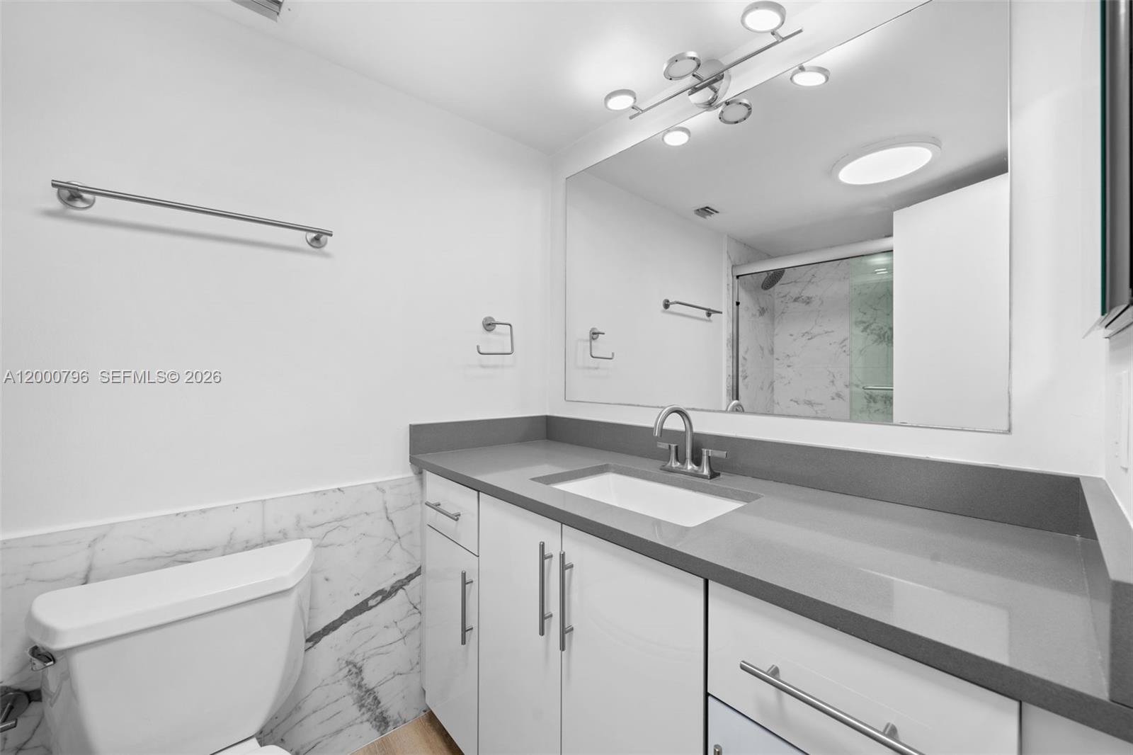 KEY BISCAYNE COMMODORE CL - Residential