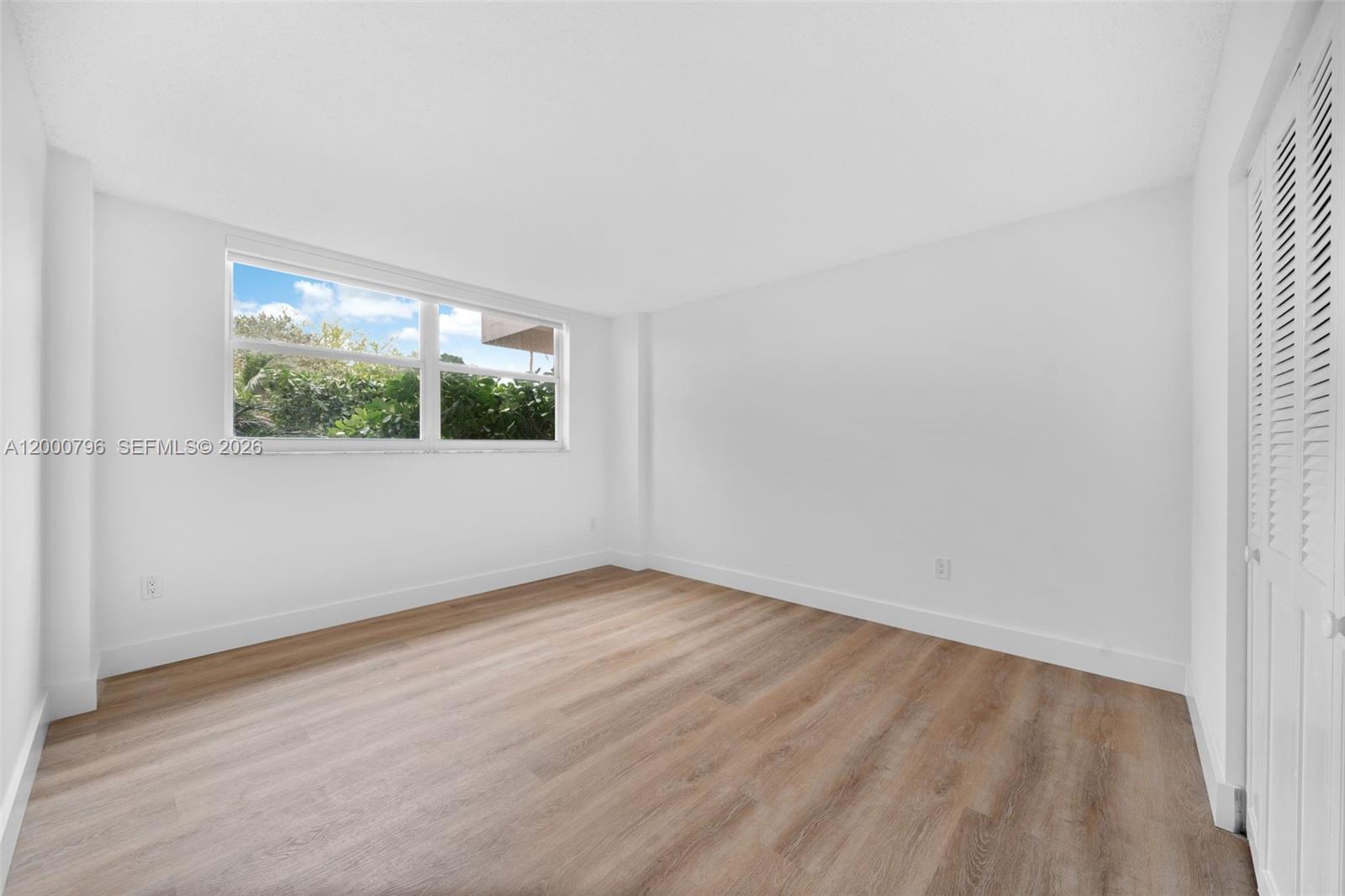 KEY BISCAYNE COMMODORE CL - Residential