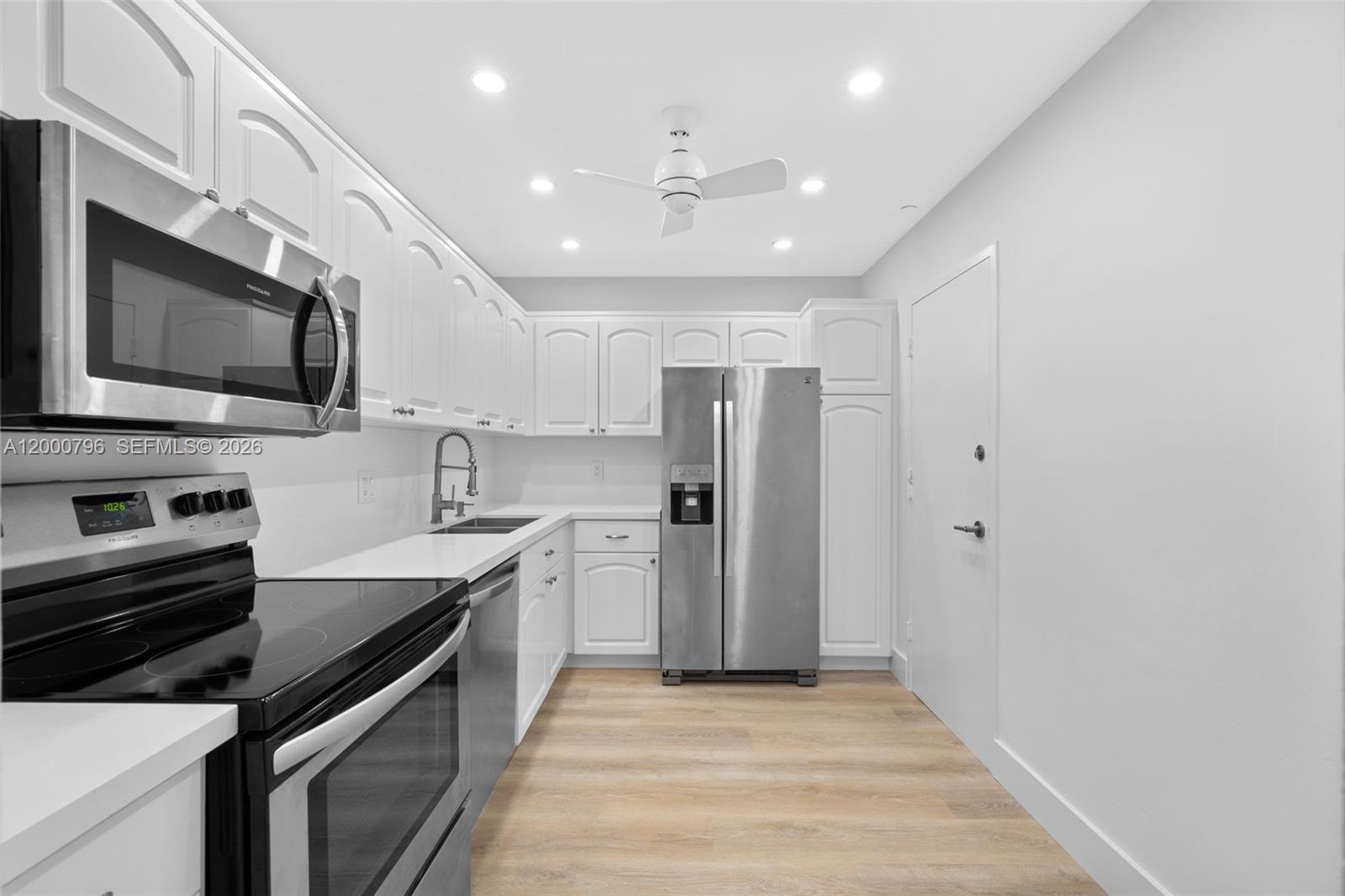 KEY BISCAYNE COMMODORE CL - Residential