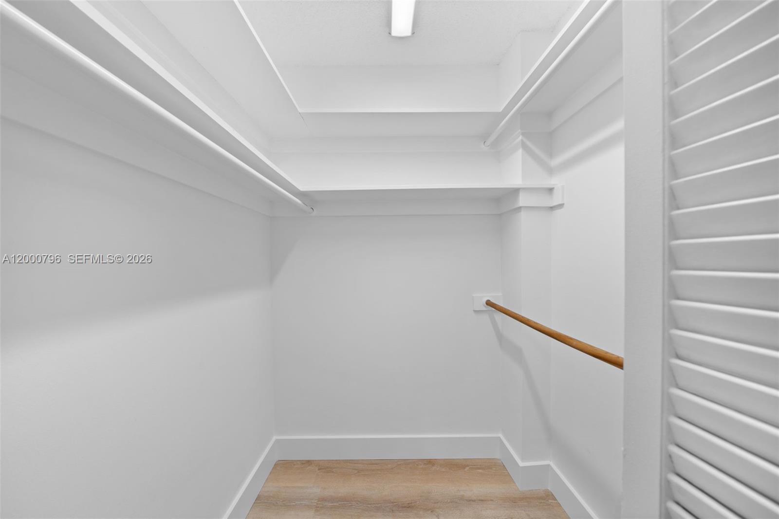 KEY BISCAYNE COMMODORE CL - Residential