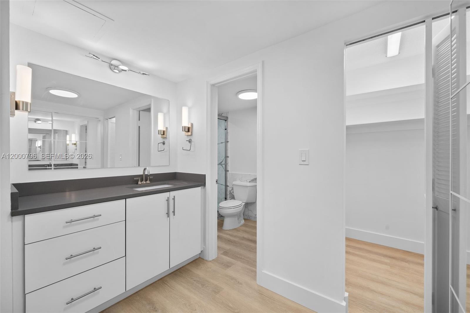 KEY BISCAYNE COMMODORE CL - Residential