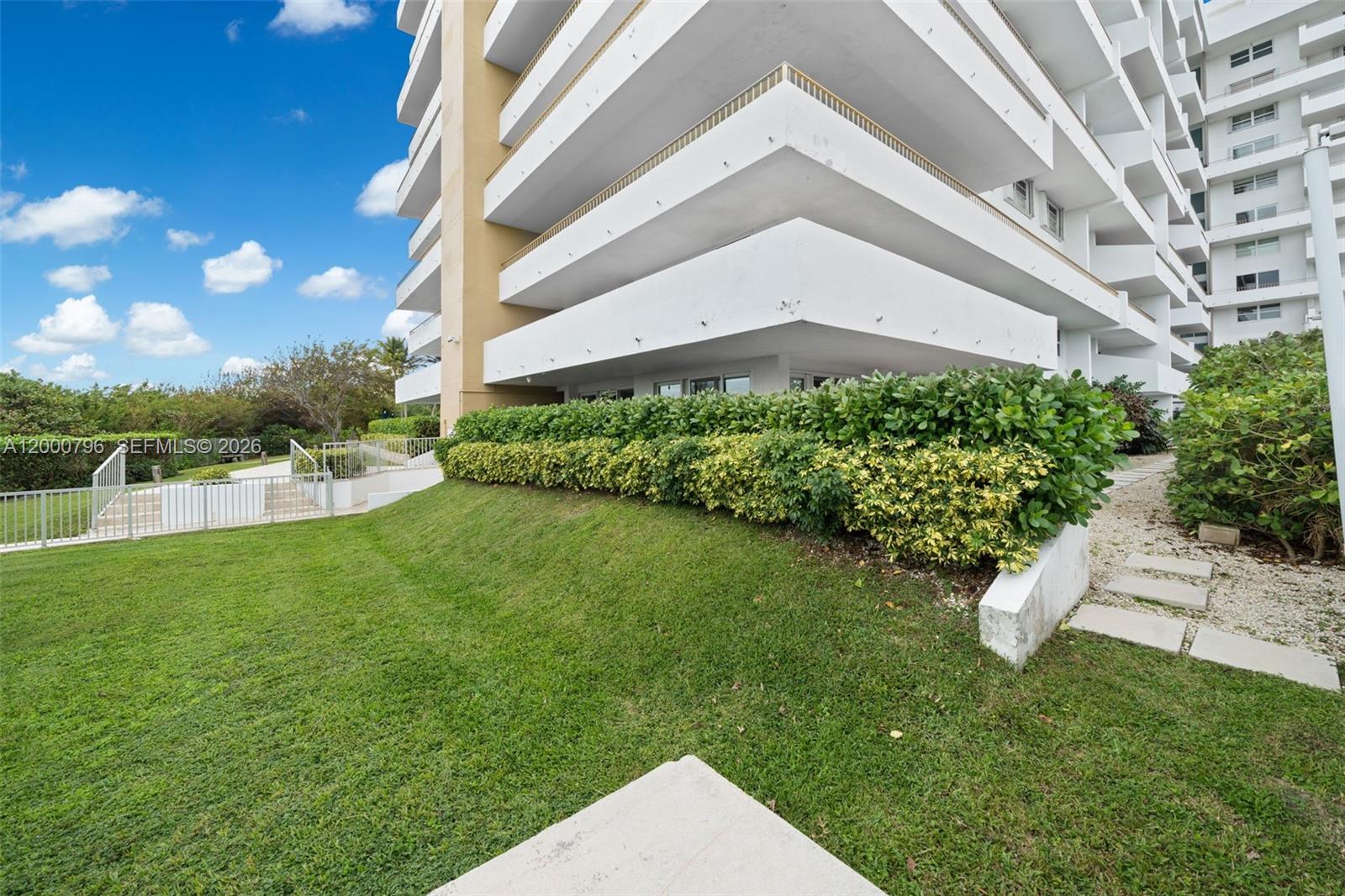 KEY BISCAYNE COMMODORE CL - Residential