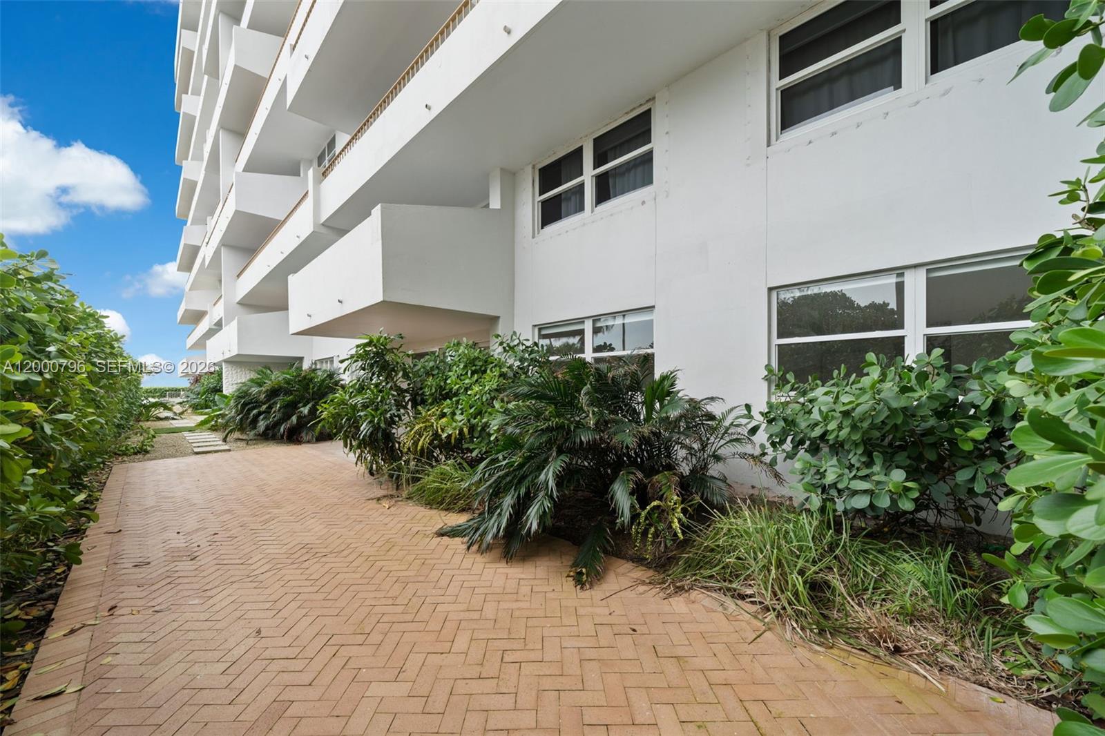 KEY BISCAYNE COMMODORE CL - Residential