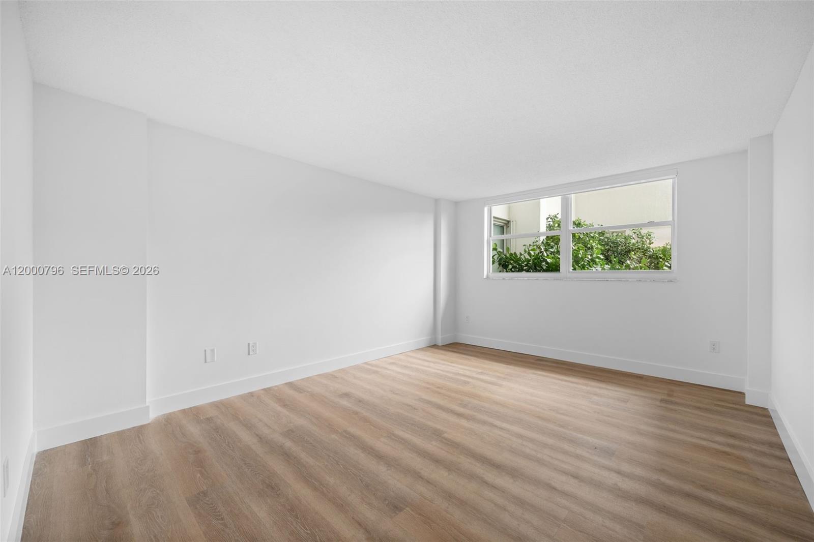 KEY BISCAYNE COMMODORE CL - Residential