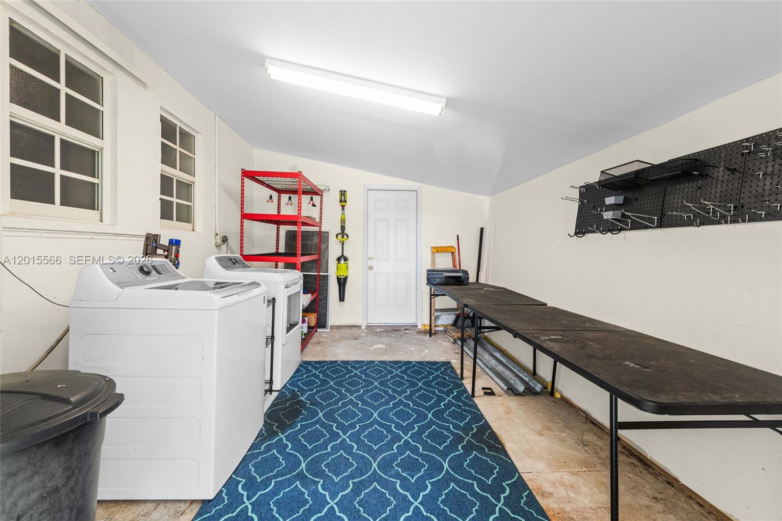 WESTGATE LAKE MANORS - Residential Lease