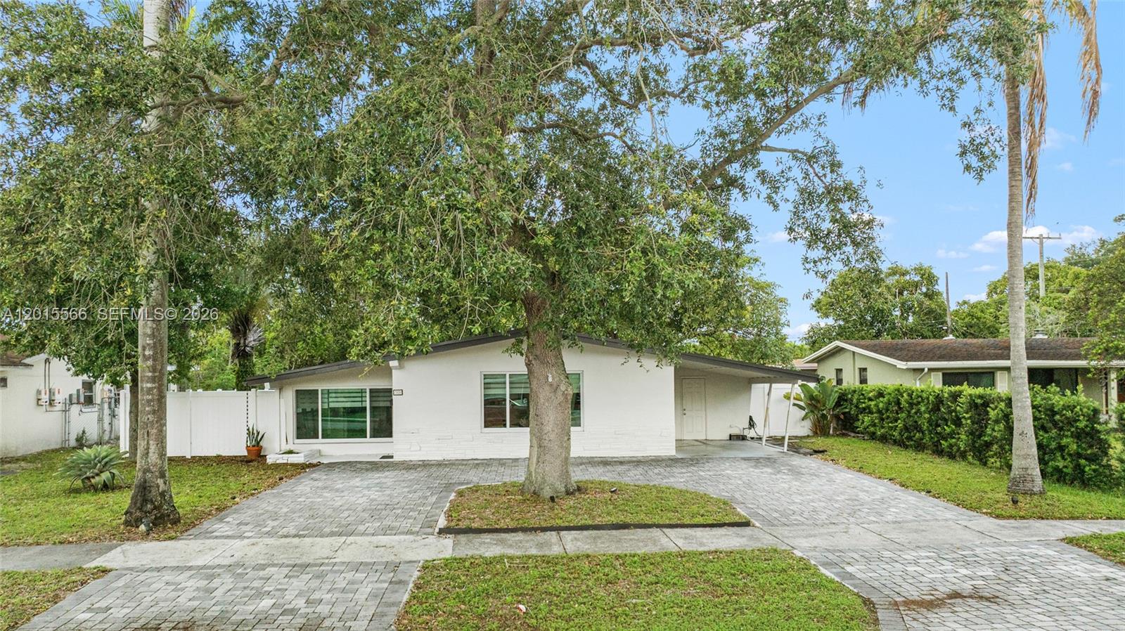 WESTGATE LAKE MANORS - Residential Lease