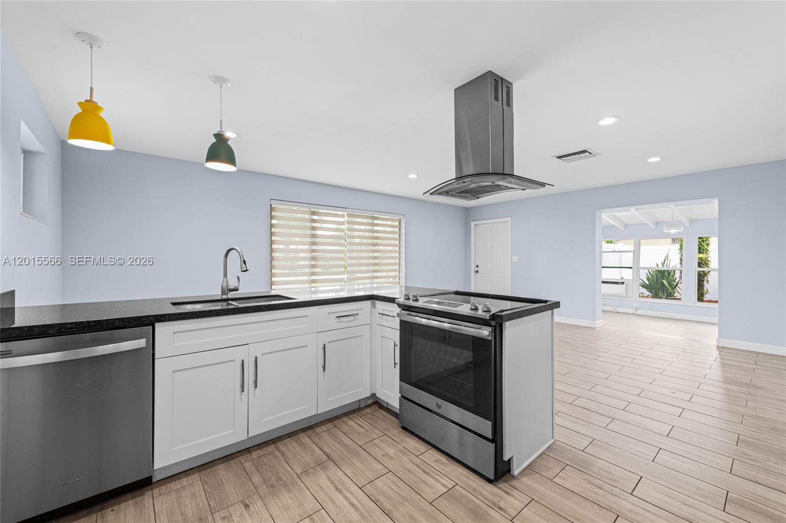 WESTGATE LAKE MANORS - Residential Lease