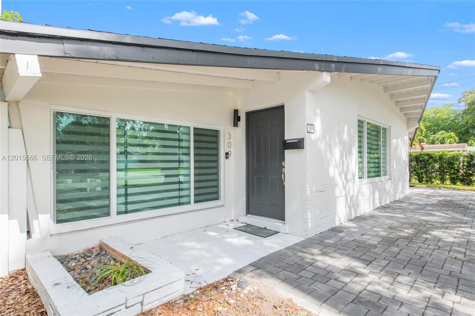 WESTGATE LAKE MANORS - Residential Lease
