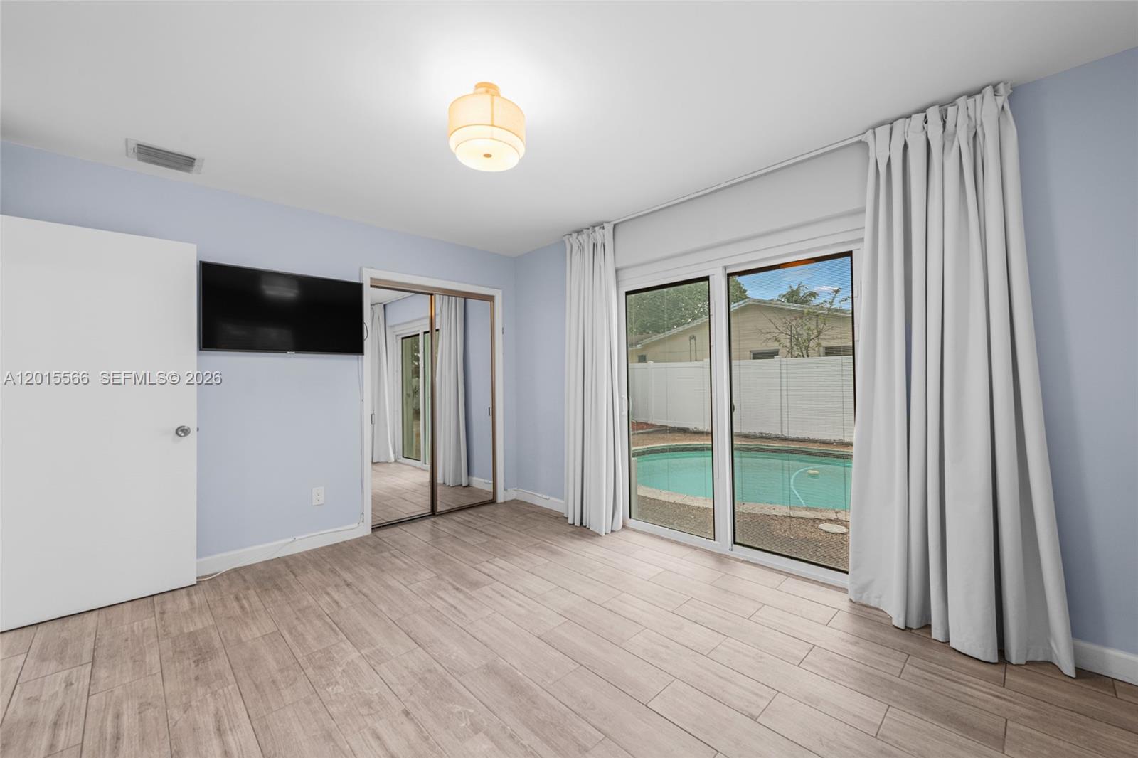 WESTGATE LAKE MANORS - Residential Lease