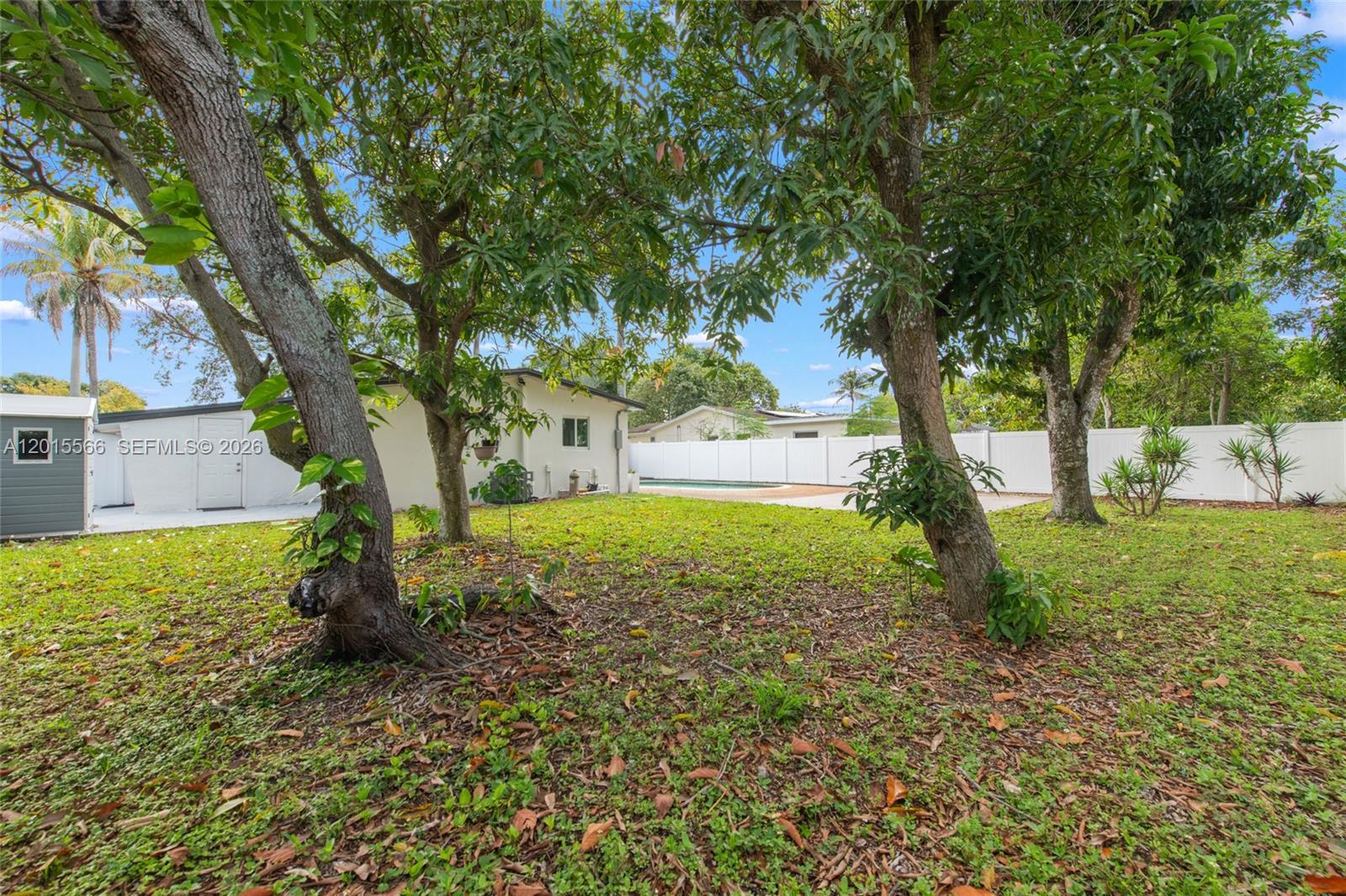 WESTGATE LAKE MANORS - Residential Lease