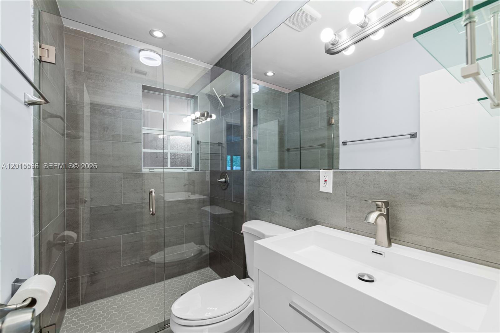 WESTGATE LAKE MANORS - Residential Lease