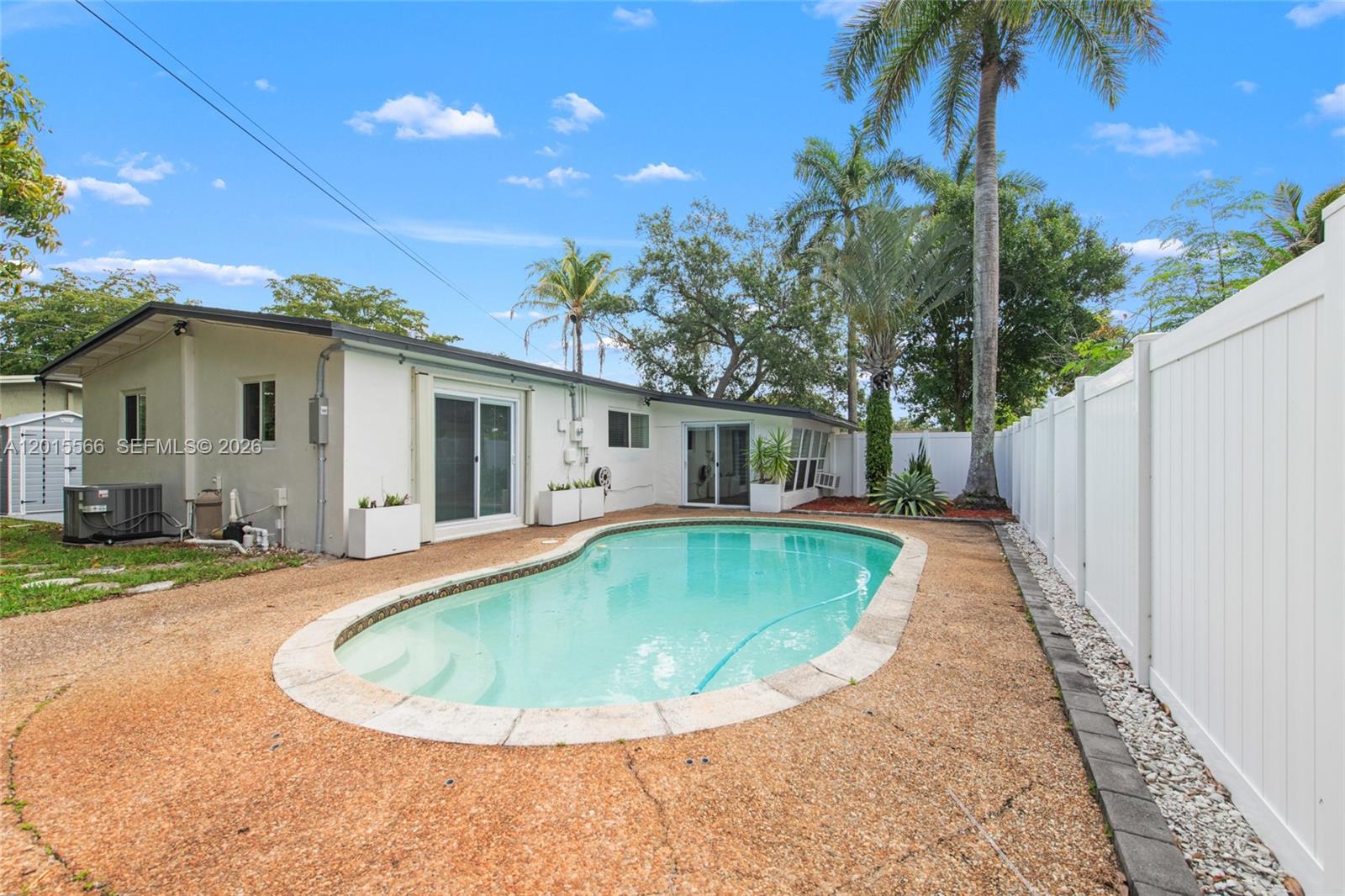 WESTGATE LAKE MANORS - Residential Lease