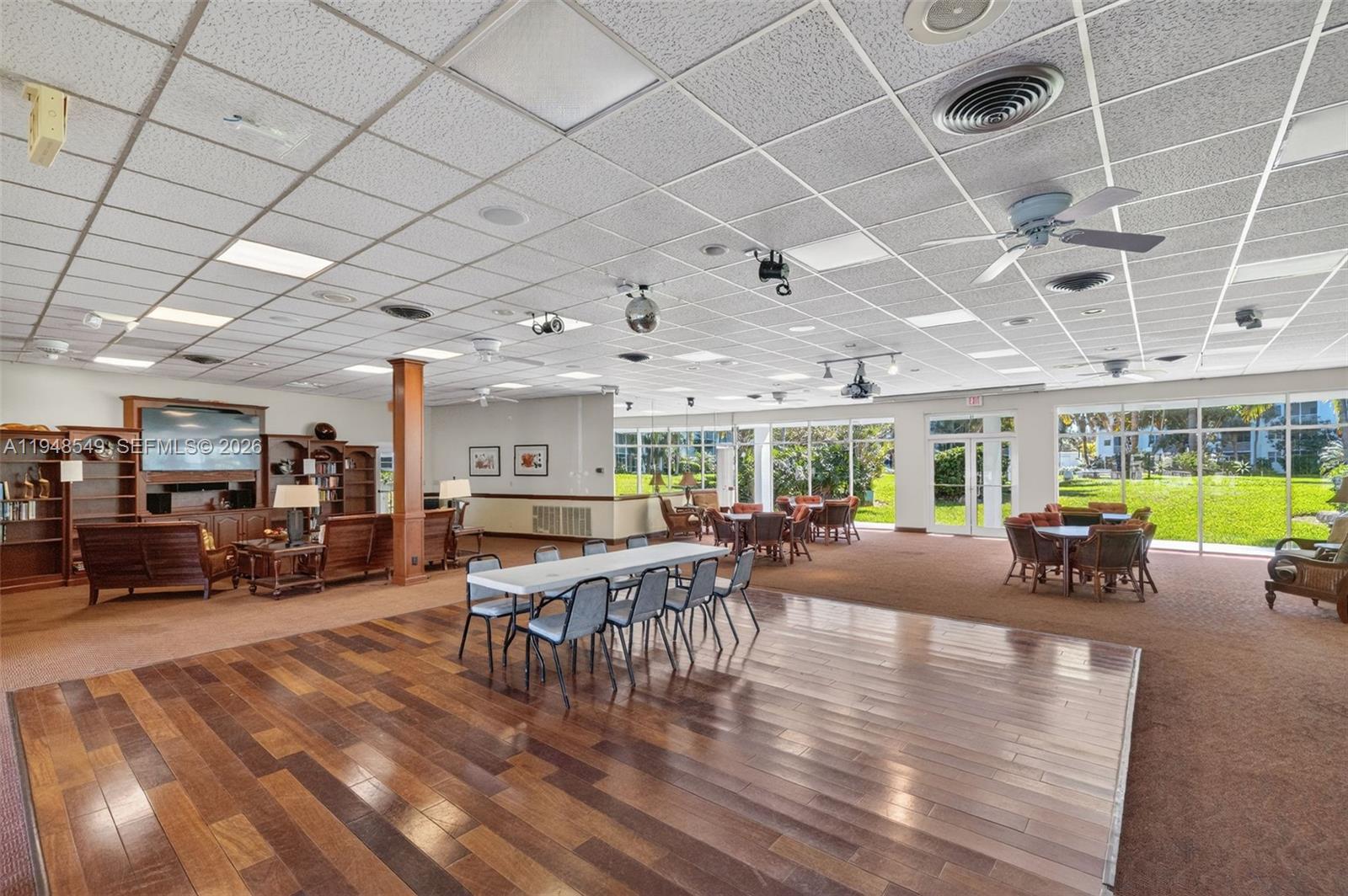 GARDEN-AIRE VILLAGE - Residential