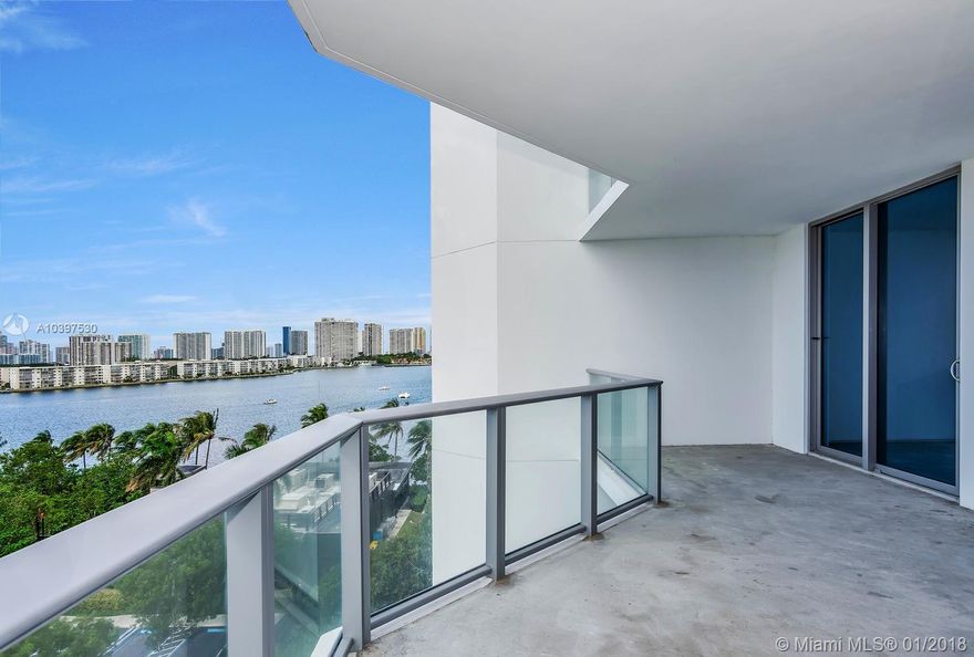 Brand new building, with nice swimming pool, Spa, private marina and boat club for residents 2 bedrooms with convertible den , 3 bath , with premium finishes, imported kitchen , grohe bathroom, 10ft ceilings, assigned parking plus valet and AC storage. Decorator ready.