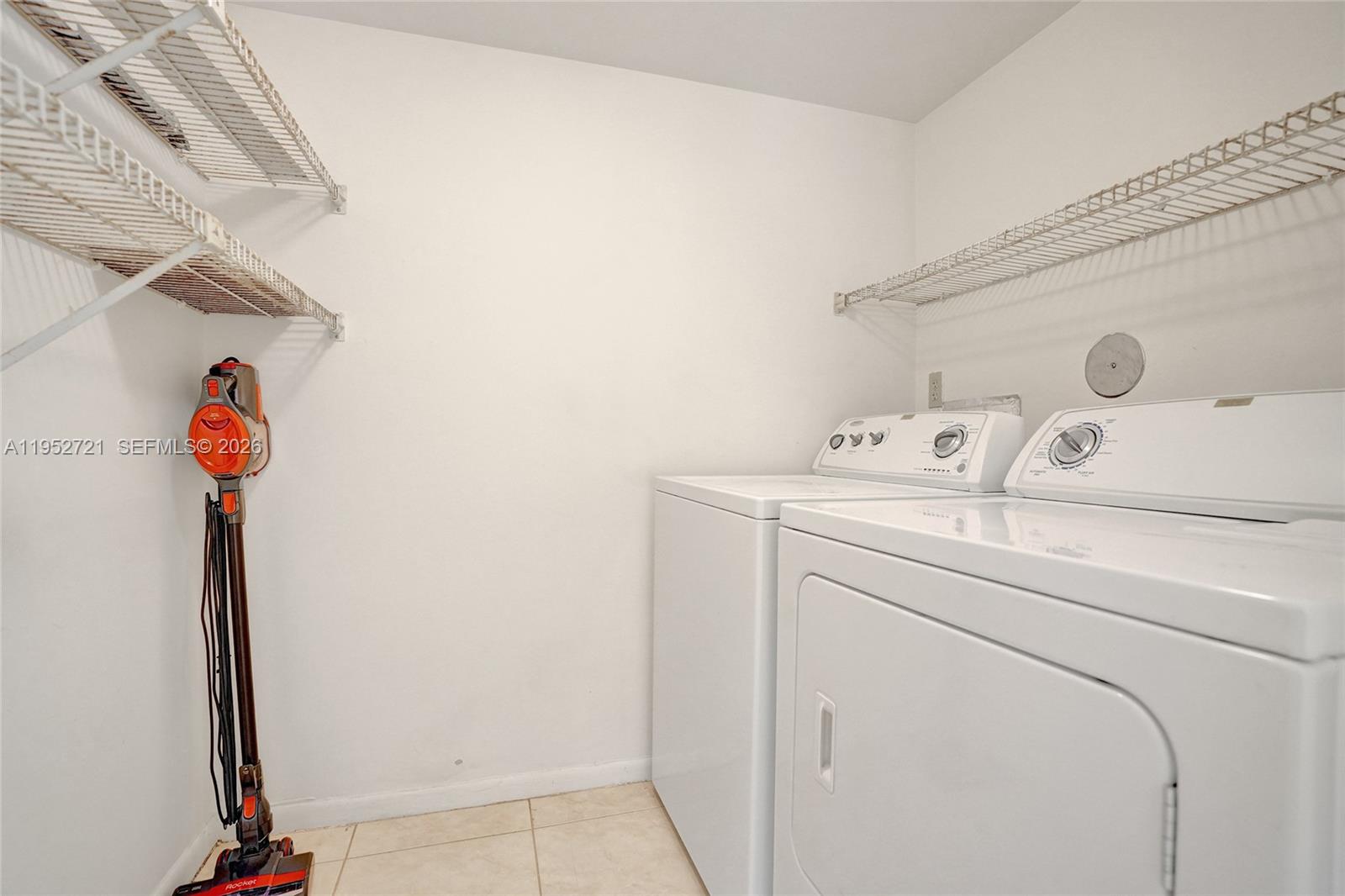 PALM CLUB WEST VILLAGE 1 - Residential