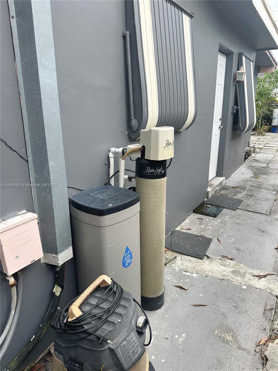 NORTH POMPANO BEACH SECTI - Residential