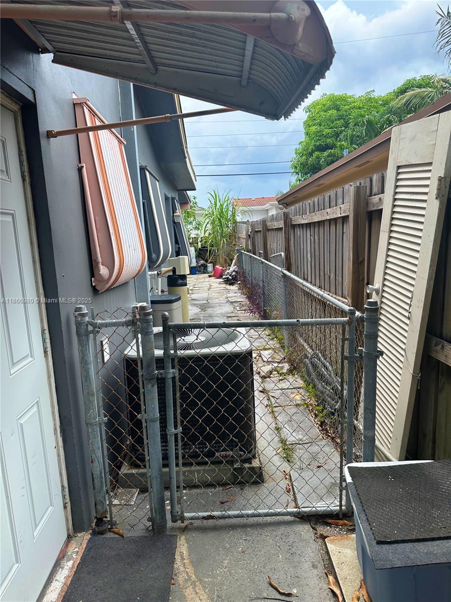 NORTH POMPANO BEACH SECTI - Residential