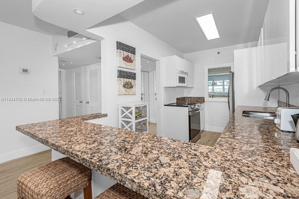 THE DECOPLAGE CONDO - Residential