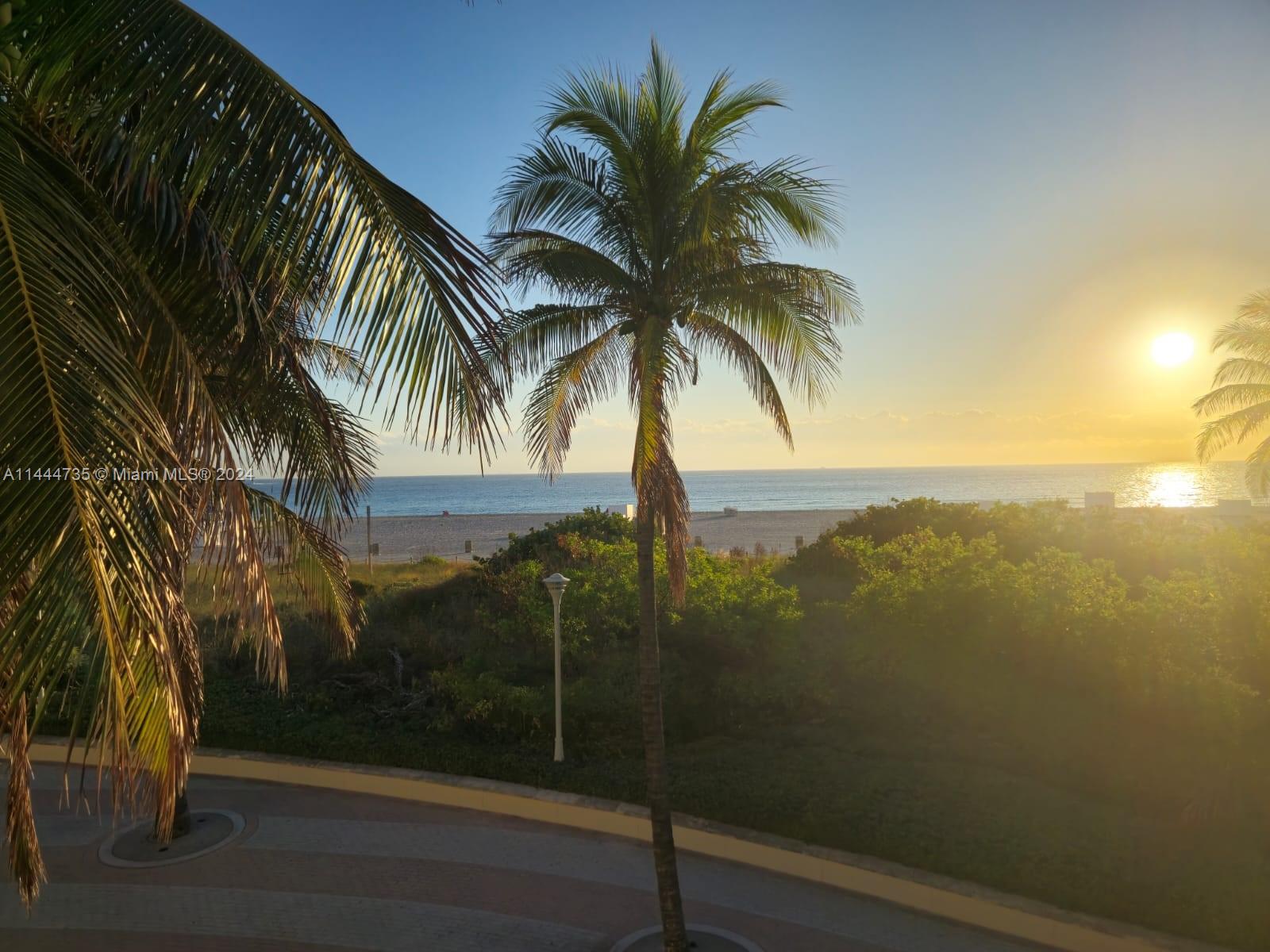 THE DECOPLAGE CONDO - Residential