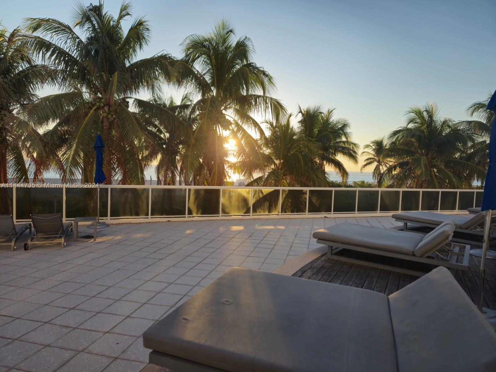 THE DECOPLAGE CONDO - Residential