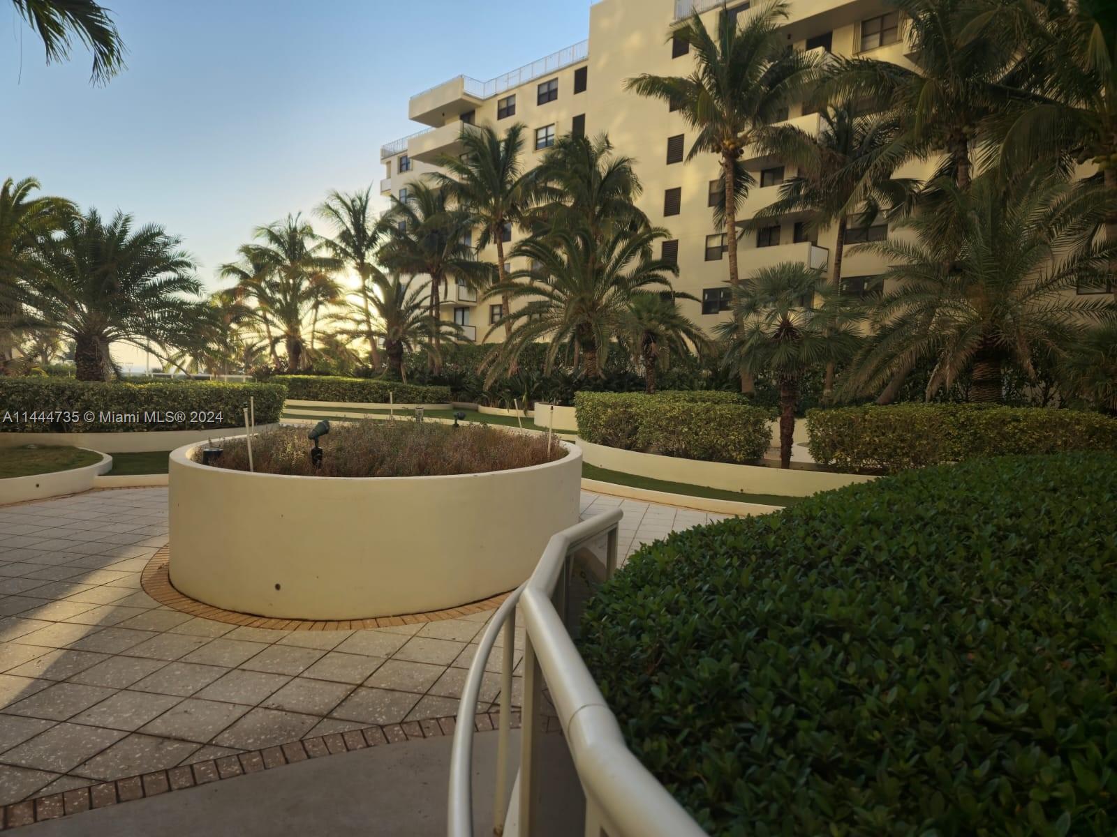 THE DECOPLAGE CONDO - Residential