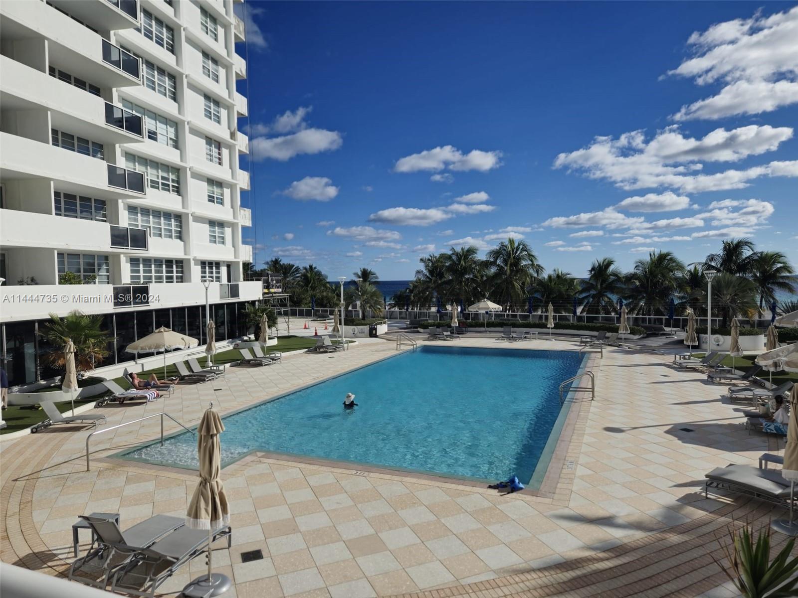 THE DECOPLAGE CONDO - Residential