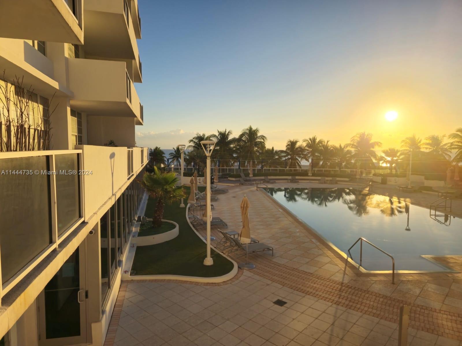 THE DECOPLAGE CONDO - Residential
